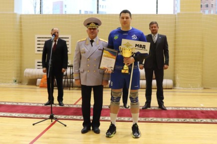 Андрей Сицский наградил победителей турнира по волейболу среди сотрудников органов безопасности и правопорядка Коми