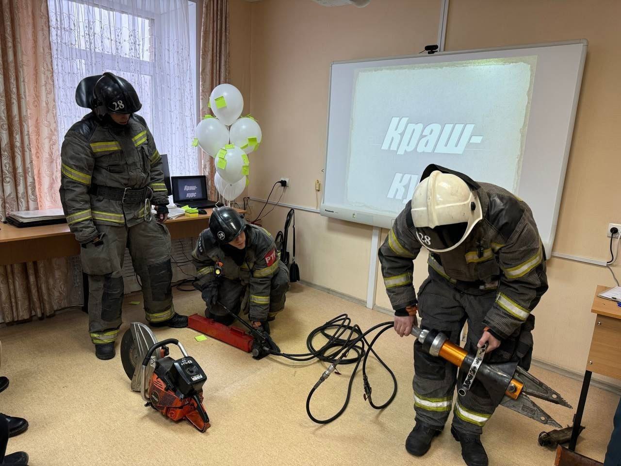 Жизнь – это не игра! В Сосногорском технологическом техникуме прошел «Краш-курс» ,в котором приняли участие сотрудники #Госавтоинспекции11, МЧСи представитель общественного совета при ОМВД России «Сосногорский»! Жизнь – это не игра! В Сосногорском технологическом техникуме прошел «Краш-курс» ,в котором приняли участие сотрудники #Госавтоинспекции11, МЧСи представитель общественного совета при ОМВД России «Сосногорский»!