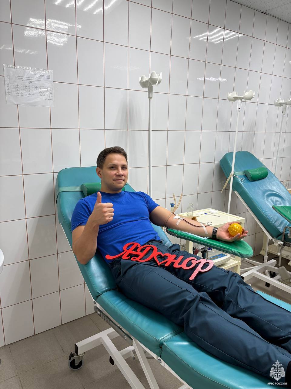 Доноры пожарной охраны. Спасают не только из огня: ухтинские пожарные пополнили банк донорской крови более чем на литра Доноры пожарной охраны. Спасают не только из огня: ухтинские пожарные пополнили банк донорской крови более чем на литра