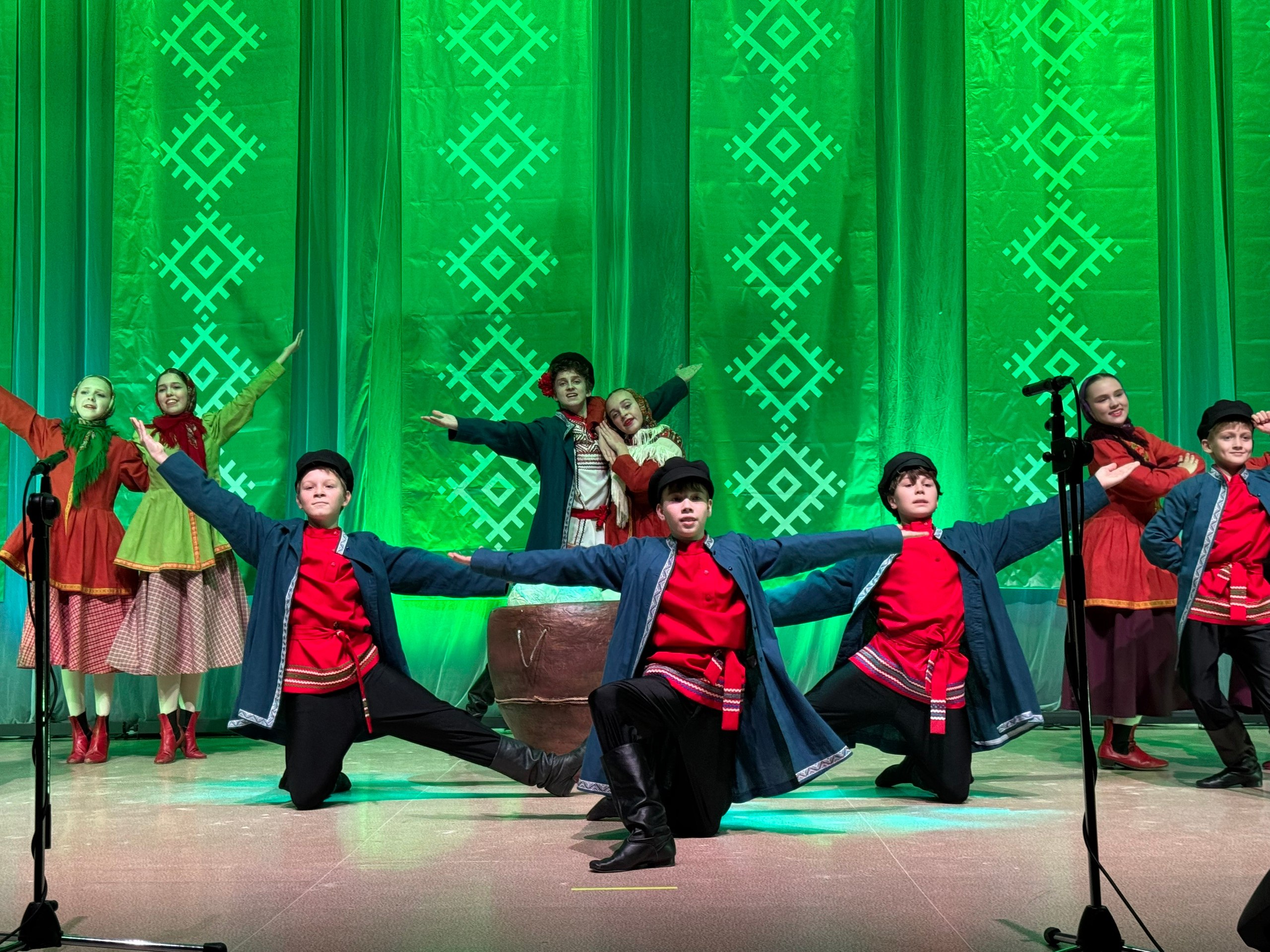 В Сыктывкаре состоялся гала-концерт открытого городского фестиваля-конкурса детского и юношеского народного творчества «Гажа гытсан» («Веселая карусель»), который соответствует задачам и целям национального проекта «Молодежь...