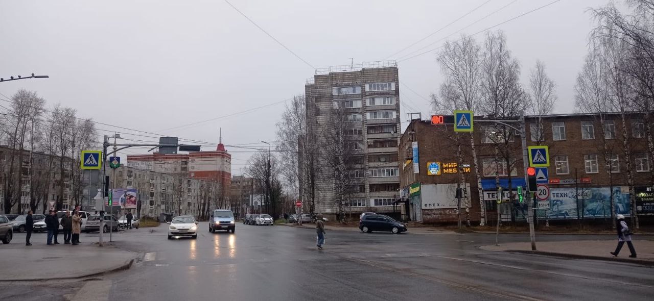 В Сыктывкаре запустили два новых безопасных перехода с вызывной кнопкой В Сыктывкаре запустили два новых безопасных перехода с вызывной кнопкой