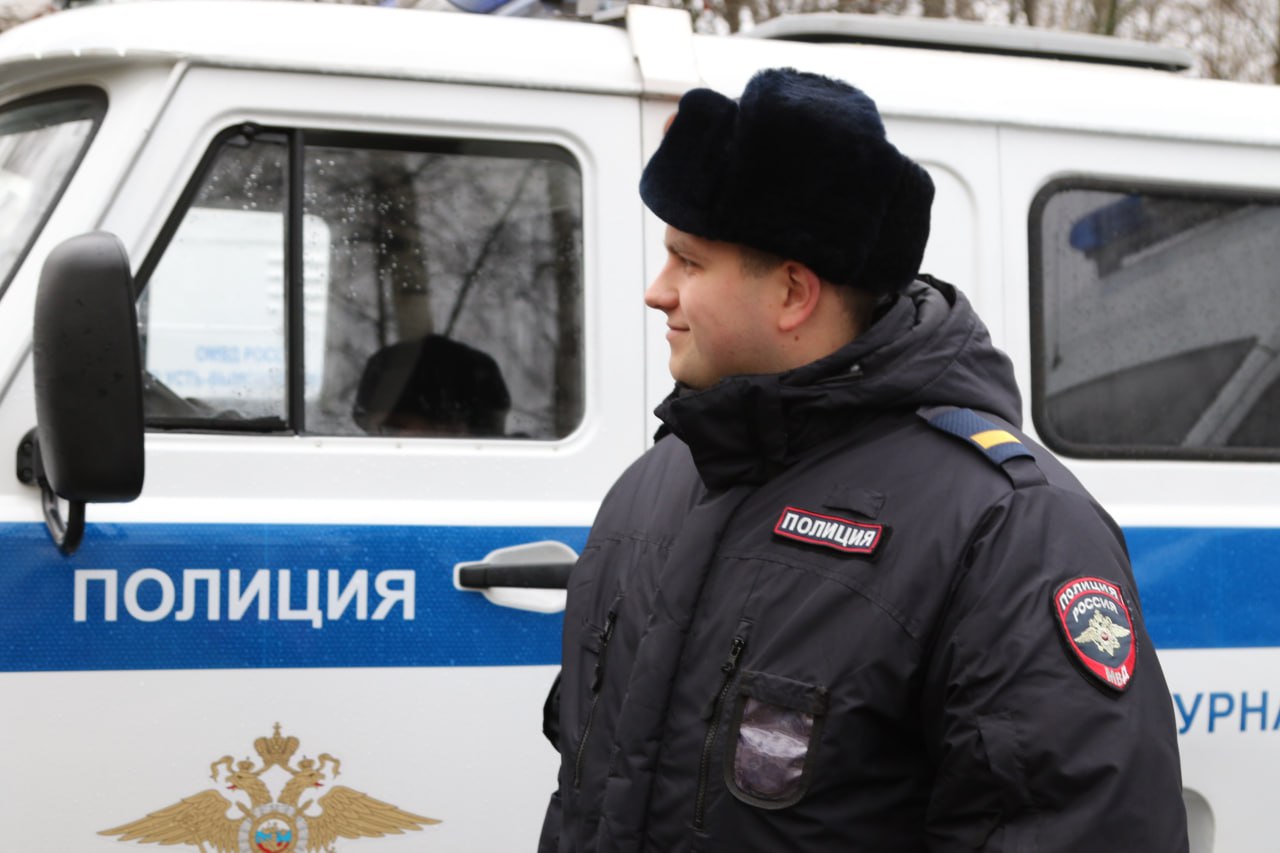 Андрей Сицский вручил полицейским ключи от новых служебных автомобилей Андрей Сицский вручил полицейским ключи от новых служебных автомобилей