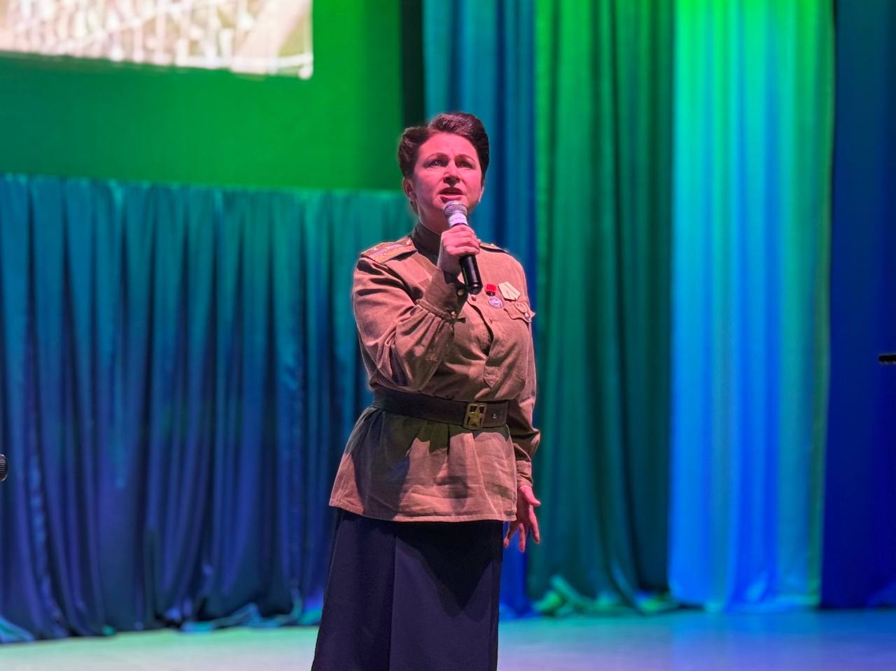 В Сыктывкаре прошел благотворительный концерт «Братское сердце», целью которого стал сбор средств для поддержки бойцов специальной военной операции В Сыктывкаре прошел благотворительный концерт «Братское сердце», целью которого стал сбор средств для поддержки бойцов специальной военной операции