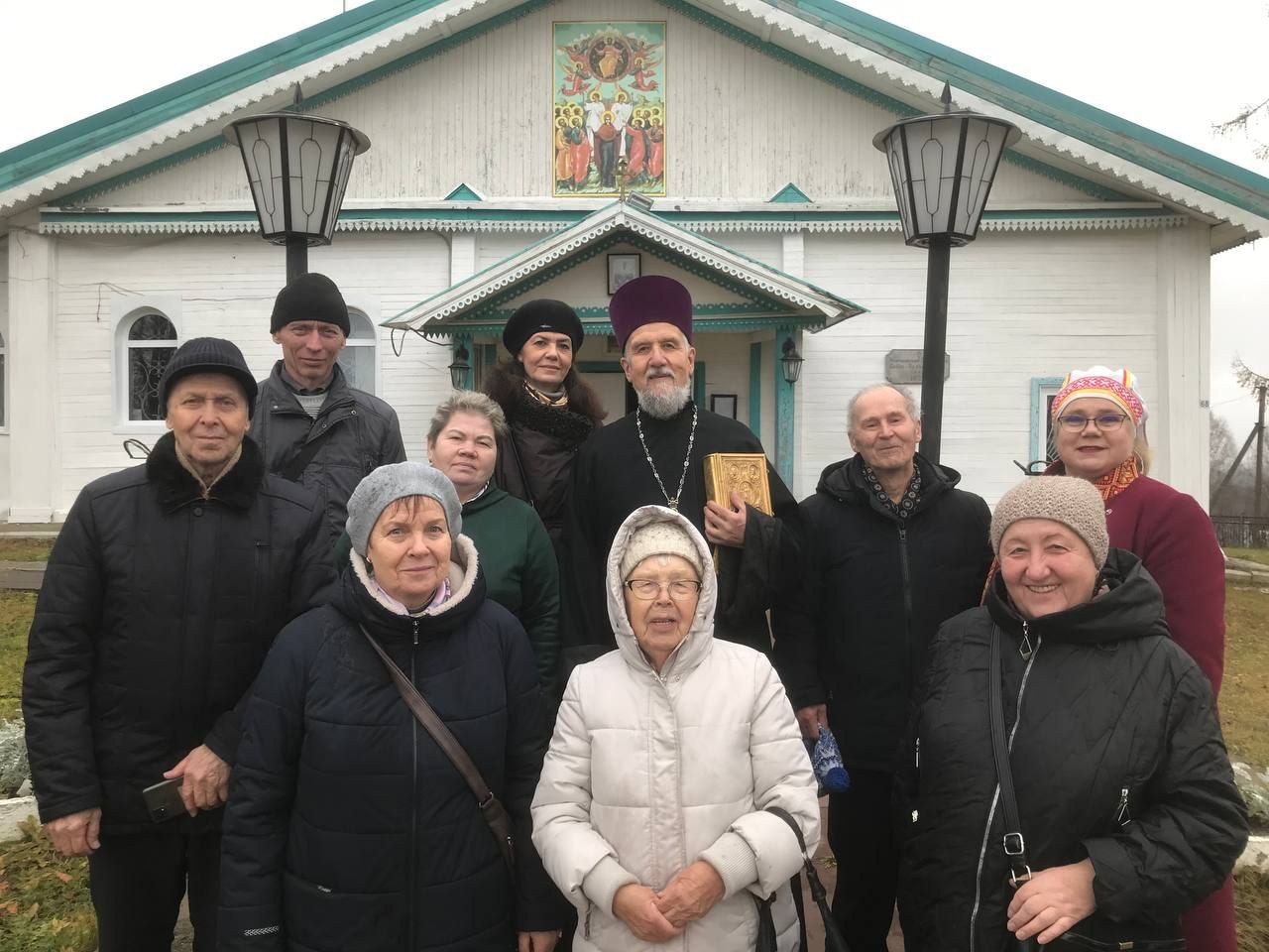 В Сыктывкаре почтили память сотрудников органов внутренних дел, погибших при исполнении служебного долга В Сыктывкаре почтили память сотрудников органов внутренних дел, погибших при исполнении служебного долга