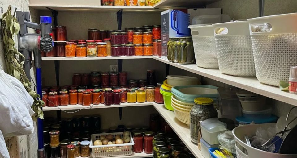 Как сохранить урожай в городской квартире: простые и эффективные советы