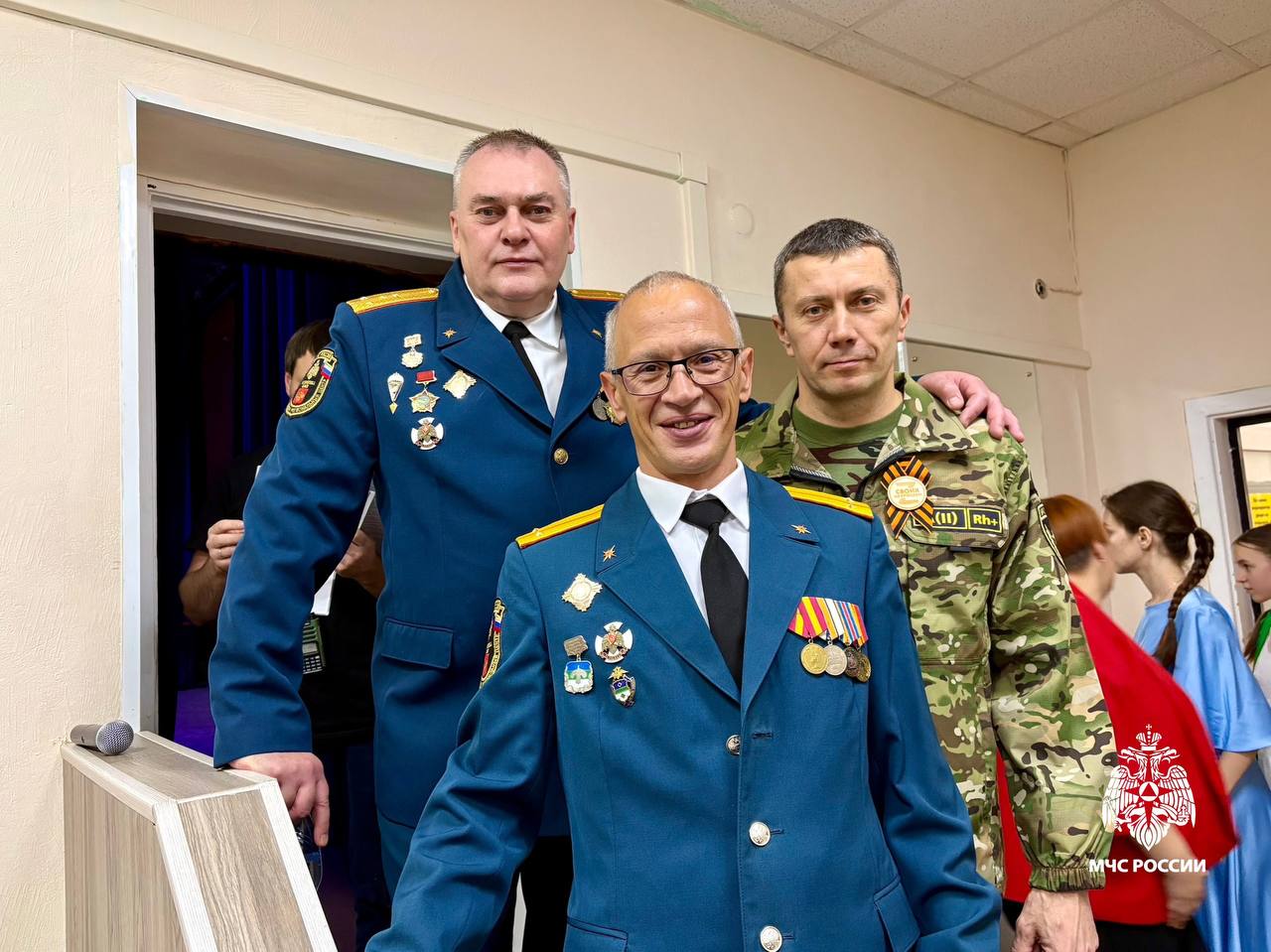 СВОих не бросаем. Ансамбль Главного управления «Пламя-21» и солист группы «Регион 11» Валентин Тырин выступили на благотворительном концерте «Братское сердце», организованном в поддержку бойцов СВО из Республики Коми