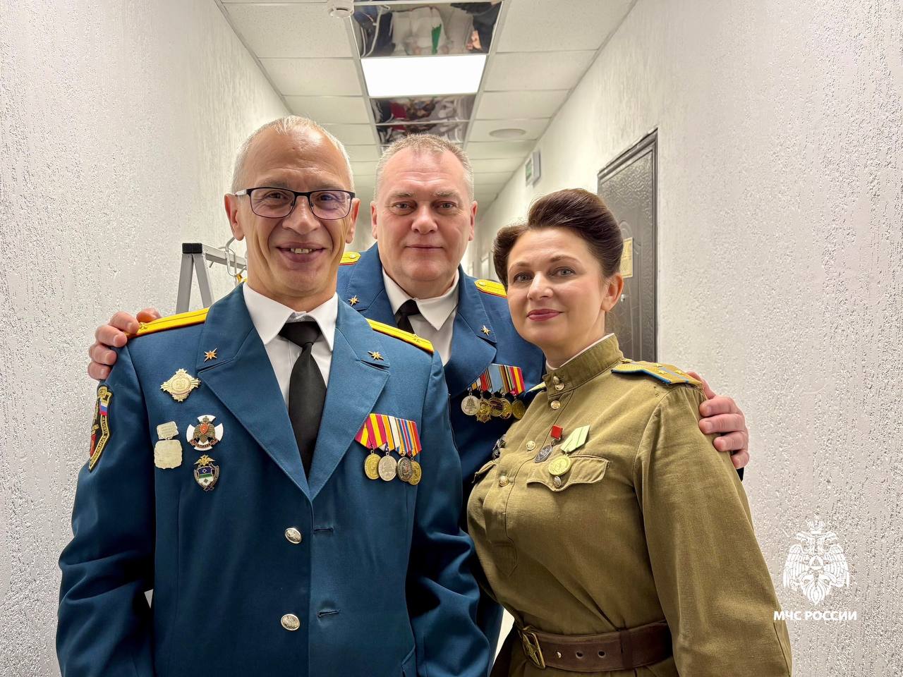 СВОих не бросаем. Ансамбль Главного управления «Пламя-21» и солист группы «Регион 11» Валентин Тырин выступили на благотворительном концерте «Братское сердце», организованном в поддержку бойцов СВО из Республики Коми СВОих не бросаем. Ансамбль Главного управления «Пламя-21» и солист группы «Регион 11» Валентин Тырин выступили на благотворительном концерте «Братское сердце», организованном в поддержку бойцов СВО из Республики Коми