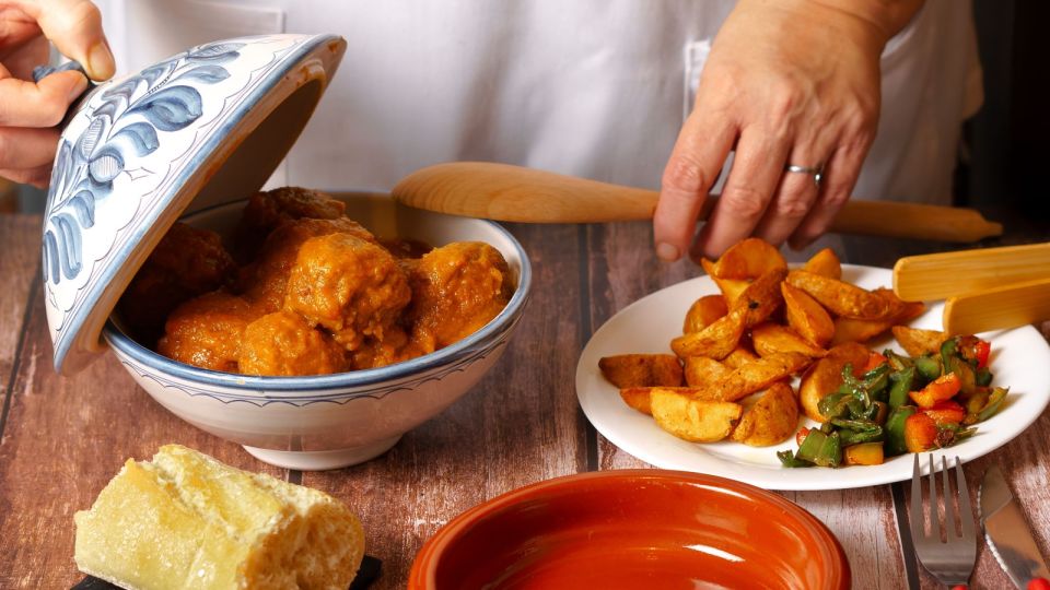 Митболы в сливочном соусе: после такого ужина муж исполнит любой ваш каприз