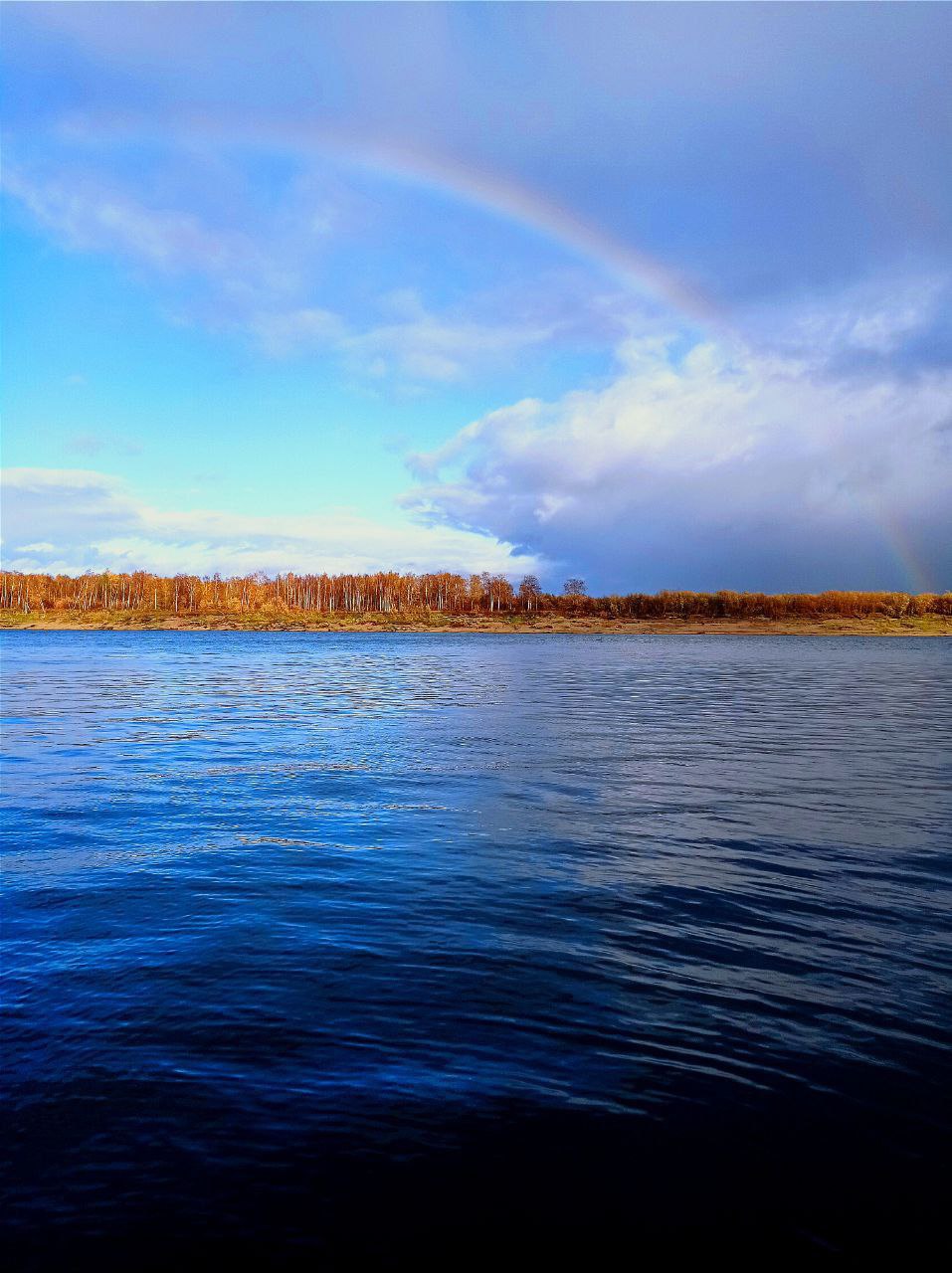 Максим Мартышин: Выходные — отличное время, чтобы вдохнуть свежий воздух и насладиться природой! Делитесь своими снимками осенних пейзажей Сыктывкара и окрестностей в комментариях — покажем, какая красота вокруг нас