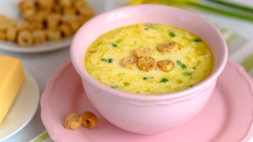 Быстрый рассольник по польскому рецепту: готовится без мяса и крупы