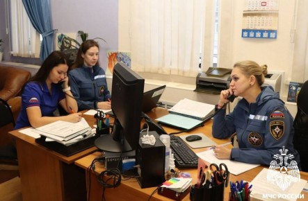 Спасение по телефону: как тренируются в #МЧСКоми специалисты «Горячей линии»