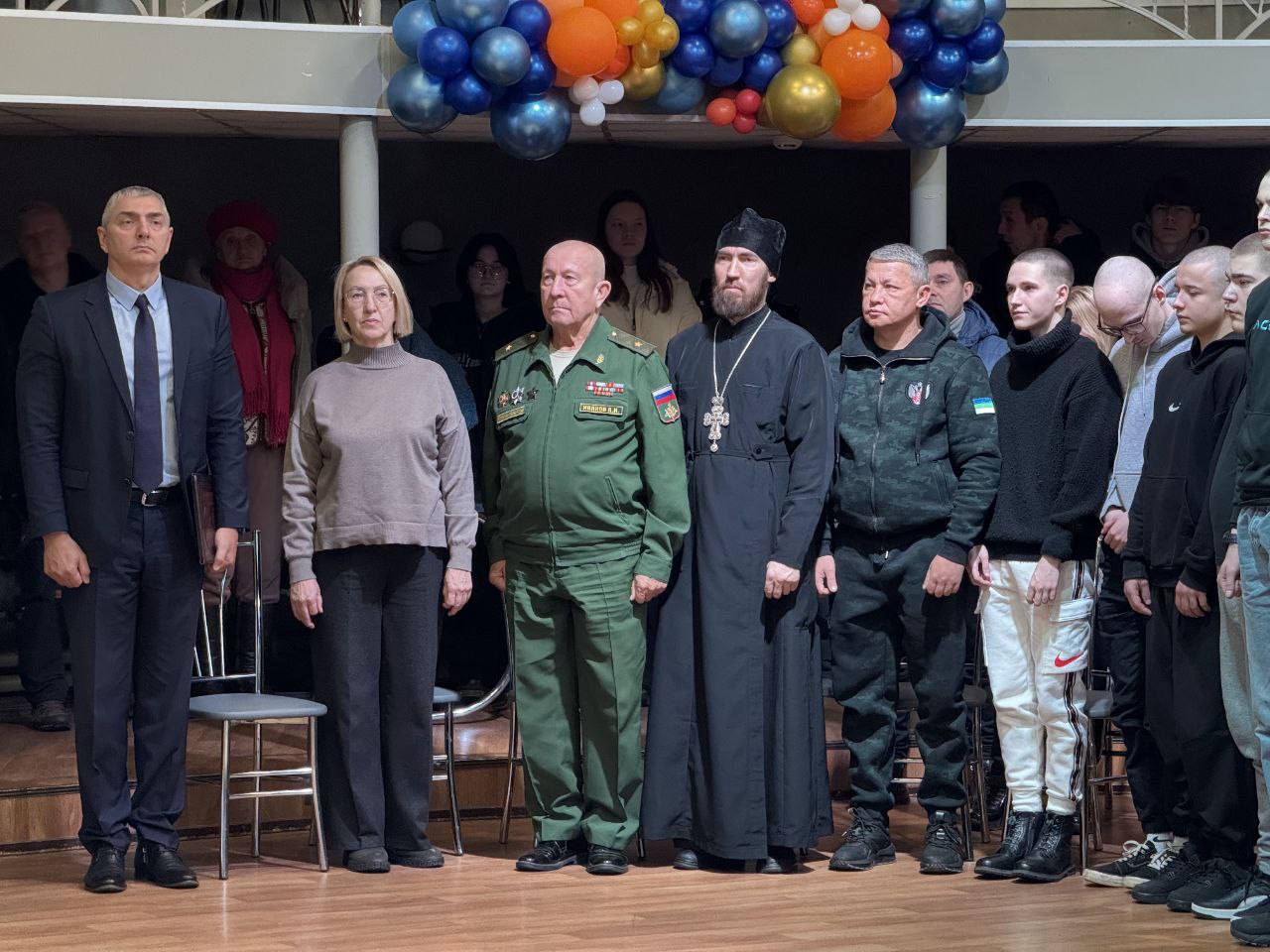 Специалисты Дома развития культуры и искусства организовали торжественное мероприятие «Есть такая профессия — родину защищать!», посвященное проводам призывников на военную службу Специалисты Дома развития культуры и искусства организовали торжественное мероприятие «Есть такая профессия — родину защищать!», посвященное проводам призывников на военную службу