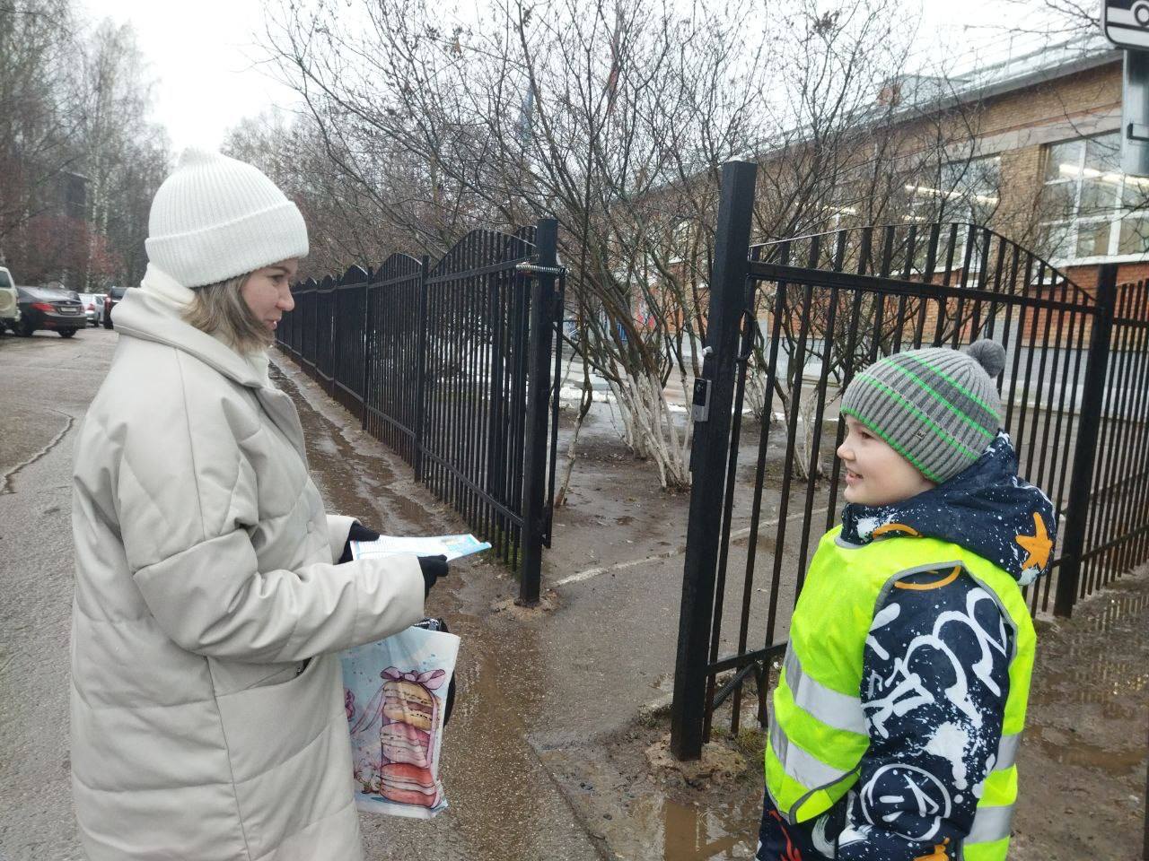 В Сыктывкаре прошла акция в память о жертвах ДТП В Сыктывкаре прошла акция в память о жертвах ДТП
