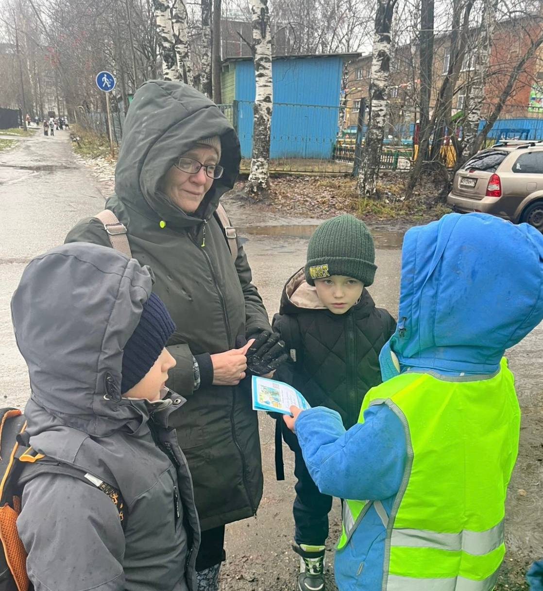 В Сыктывкаре прошла акция в память о жертвах ДТП В Сыктывкаре прошла акция в память о жертвах ДТП