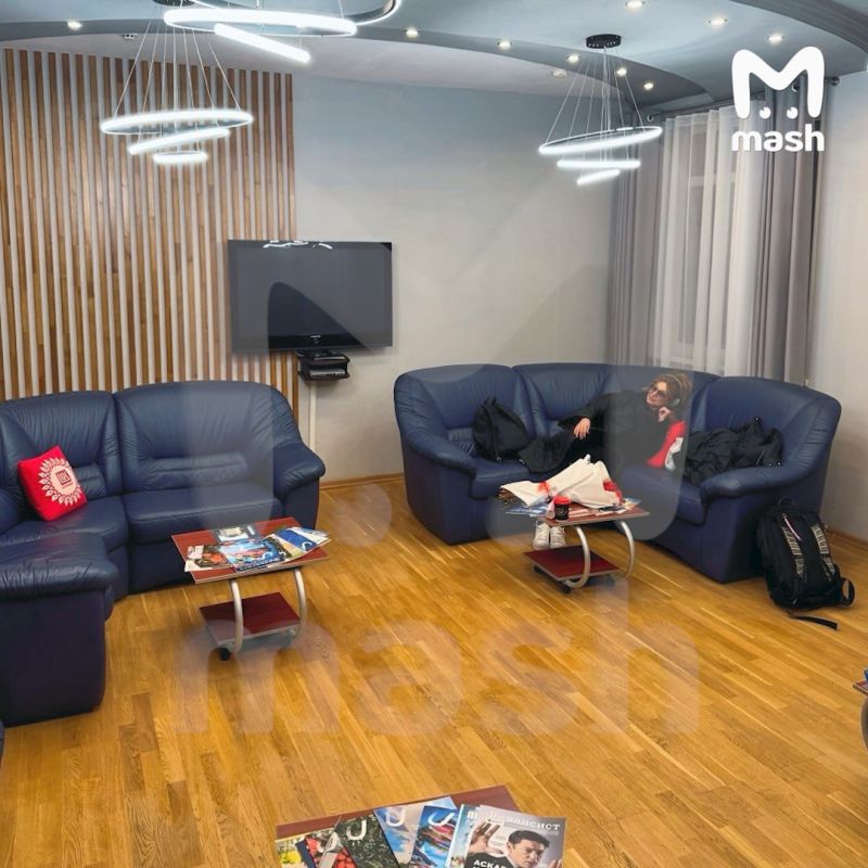   ,     Reflex,       ,      