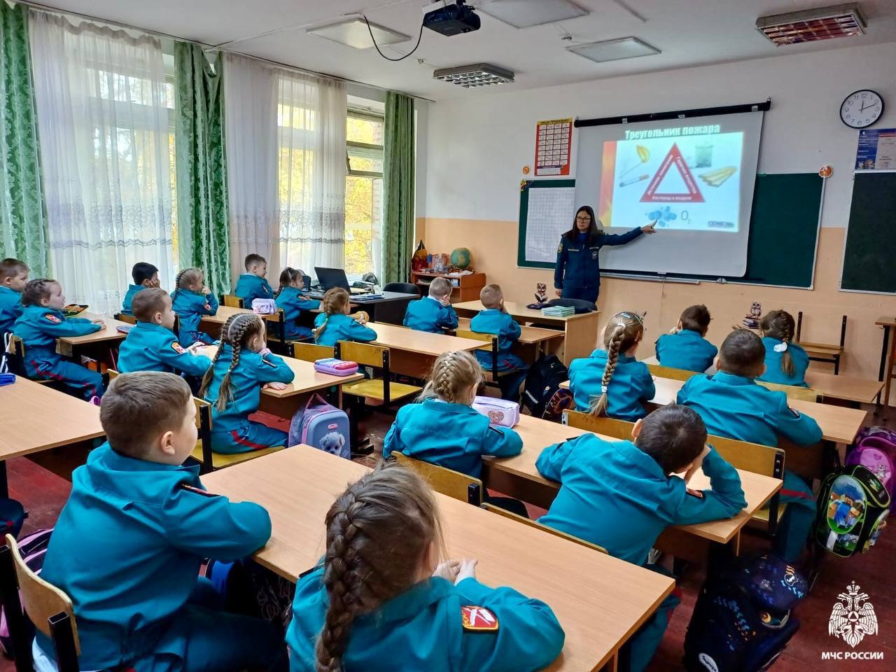 Урок безопасности от ухтинских огнеборцев Урок безопасности от ухтинских огнеборцев