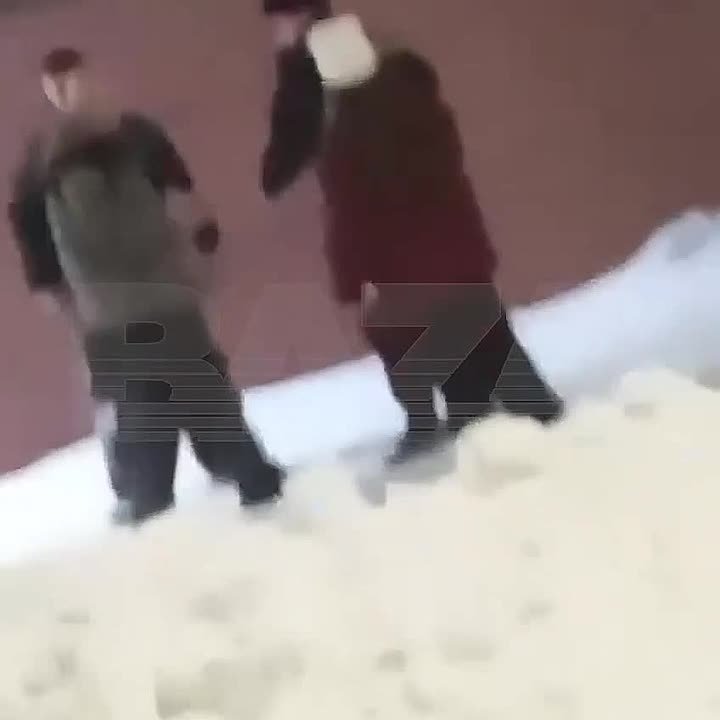 Подростки толпой избили полицейского в Воркуте