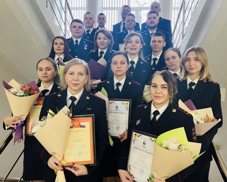 Андрей Сицский поздравил сотрудников и ветеранов службы участковых уполномоченных полиции с профессиональным праздником Андрей Сицский поздравил сотрудников и ветеранов службы участковых уполномоченных полиции с профессиональным праздником