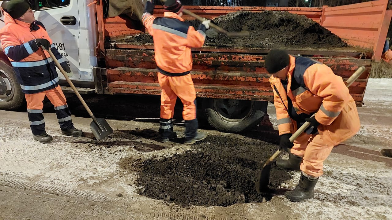 Результаты ночной работы:. Обработка улично-дорожной сети противогололедными материалами Результаты ночной работы:. Обработка улично-дорожной сети противогололедными материалами