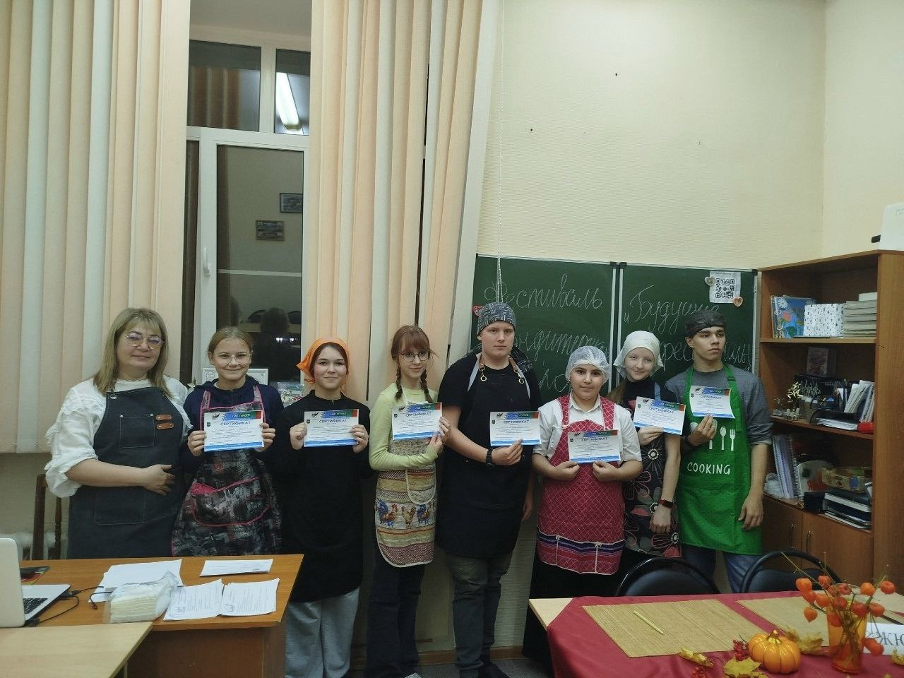 В Сыктывкаре завершился IV городской фестиваль компетенций «Будущие профессионалы 14+», который стал важнейшим этапом профессионального становления сотен талантливых школьников города В Сыктывкаре завершился IV городской фестиваль компетенций «Будущие профессионалы 14+», который стал важнейшим этапом профессионального становления сотен талантливых школьников города