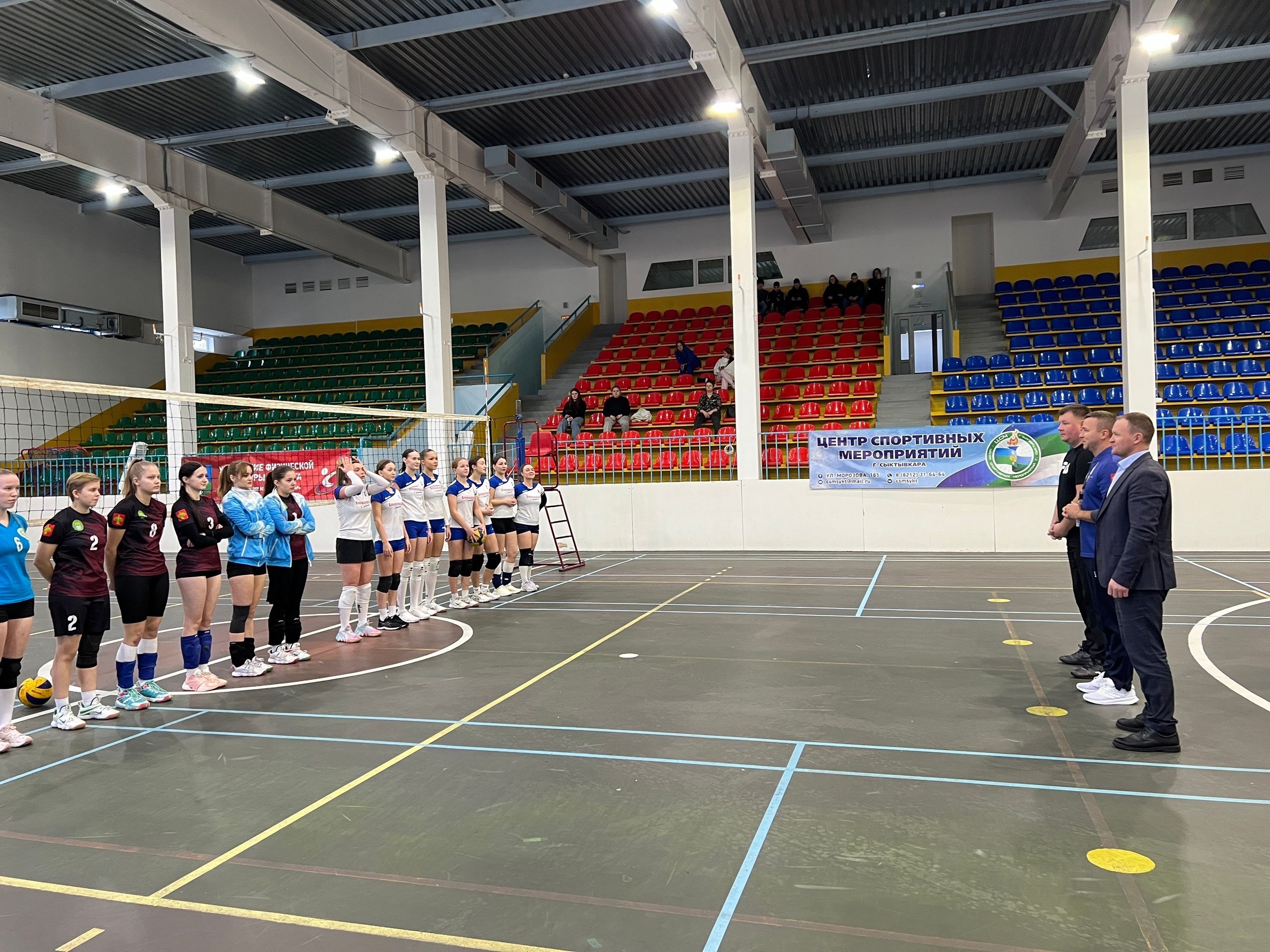 16 ноября в стенах «Спортивной школы по футболу» развернулись нешуточные спортивные страсти 16 ноября в стенах «Спортивной школы по футболу» развернулись нешуточные спортивные страсти