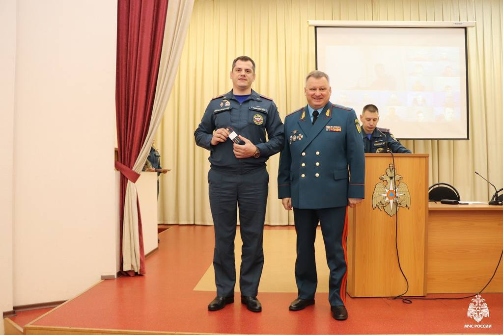 Сегодня в рамках Единого дня информирования в Главном управлении МЧС России по Республике Коми выступила председатель Красного Креста в Коми Вера Корсакова Сегодня в рамках Единого дня информирования в Главном управлении МЧС России по Республике Коми выступила председатель Красного Креста в Коми Вера Корсакова