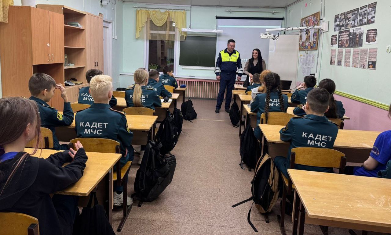 В Корткеросском районе #Госавтоинспекторы11 и представители Управления образования посетили с профилактическими беседами школу В Корткеросском районе #Госавтоинспекторы11 и представители Управления образования посетили с профилактическими беседами школу
