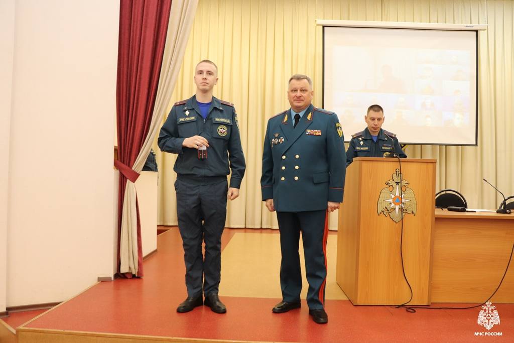 Сегодня в рамках Единого дня информирования в Главном управлении МЧС России по Республике Коми выступила председатель Красного Креста в Коми Вера Корсакова Сегодня в рамках Единого дня информирования в Главном управлении МЧС России по Республике Коми выступила председатель Красного Креста в Коми Вера Корсакова