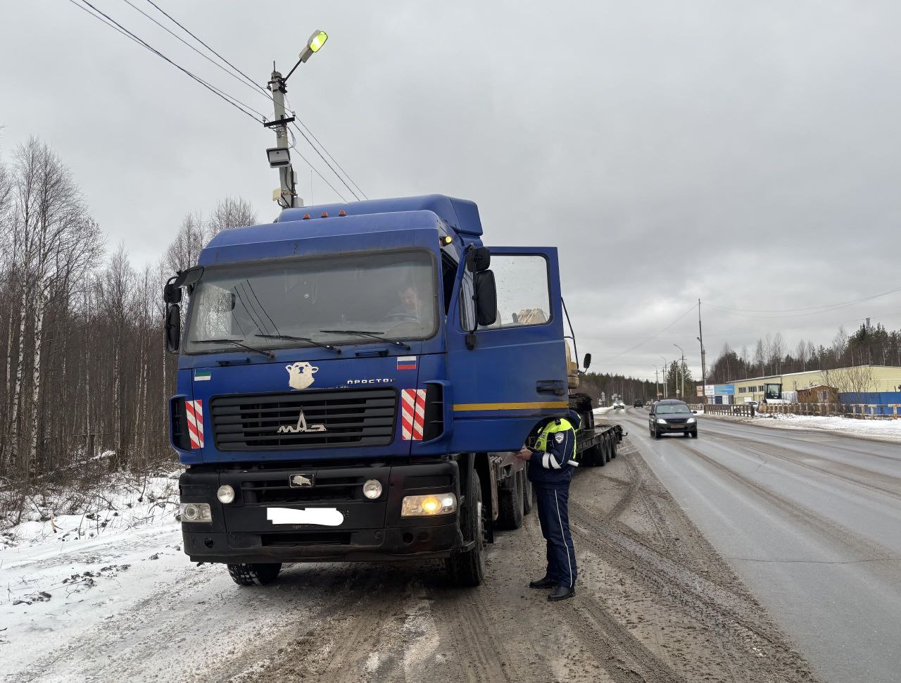 В Ухте #Госавтоинспекторы11 проводят рейды в рамках профилактического мероприятия «Грузовик-автобус» В Ухте #Госавтоинспекторы11 проводят рейды в рамках профилактического мероприятия «Грузовик-автобус»
