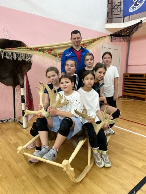 Проект "От глубокой древности до наших дней: финно-угры вчера и сегодня" вышел за пределы Эжвинского центра коми культуры, представив мероприятие, посвященное народу манси и северному многоборью, в...