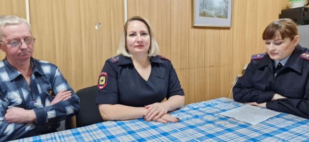 Рабочую встречу с водительским составом МУП «Муниципальные перевозки» МО «Усинск», провели #Госаавтоинспекторы11