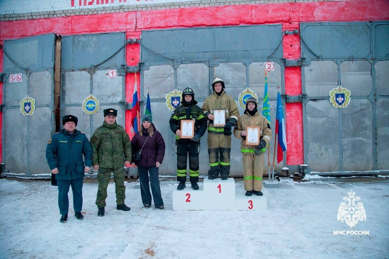 Вызов принят. В Печоре прошли соревнования по скоростному подъему газодымозащитников в высотном здании «Вертикальный вызов» Вызов принят. В Печоре прошли соревнования по скоростному подъему газодымозащитников в высотном здании «Вертикальный вызов»