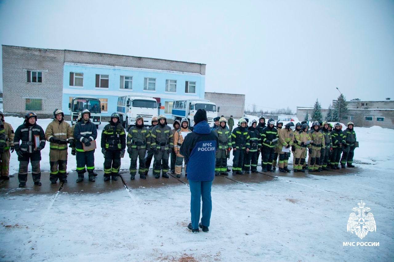 Вызов принят. В Печоре прошли соревнования по скоростному подъему газодымозащитников в высотном здании «Вертикальный вызов» Вызов принят. В Печоре прошли соревнования по скоростному подъему газодымозащитников в высотном здании «Вертикальный вызов»