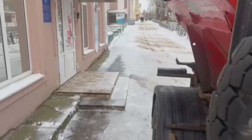 Максим Мартышин: В выходные на дорогах меньше машин, что помогает «Дорожному хозяйству» в уборке снега