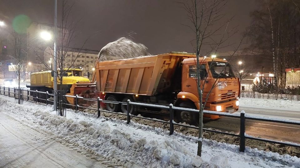 Максим Мартышин: Друзья, хочу поделиться тем, что сделали коммунальные службы за выходные
