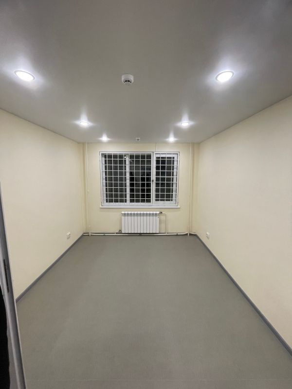 Максим Мартышин: Завершили капитальный ремонт ещё одного важного для безопасности места в нашем городе, а именно опорного пункта полиции на улице Малышева, 15 в Орбите