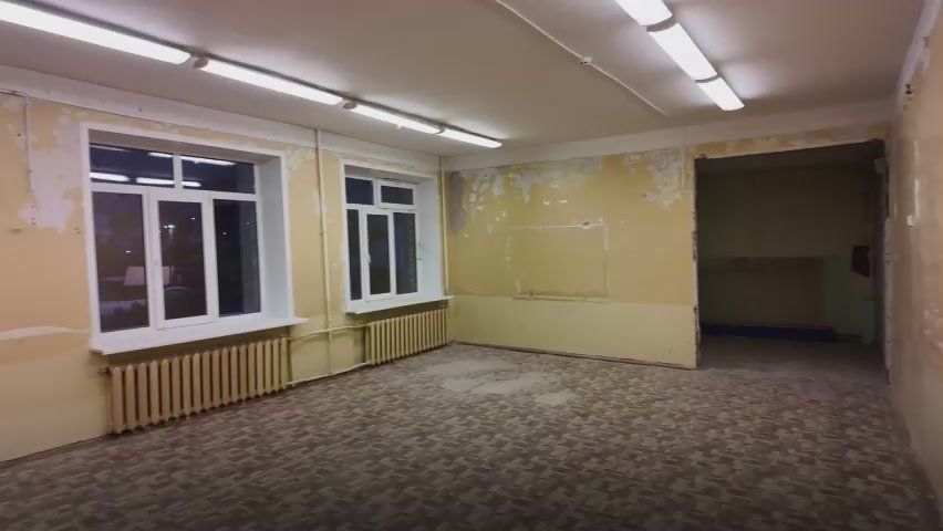 Сегодня Сыктывкарская митрополия получила от администрации города в долгосрочное пользование здание по улице Сорвачёва, 38. Для передачи документов на объект выехали руководитель администрации города Максим Мартышин и...