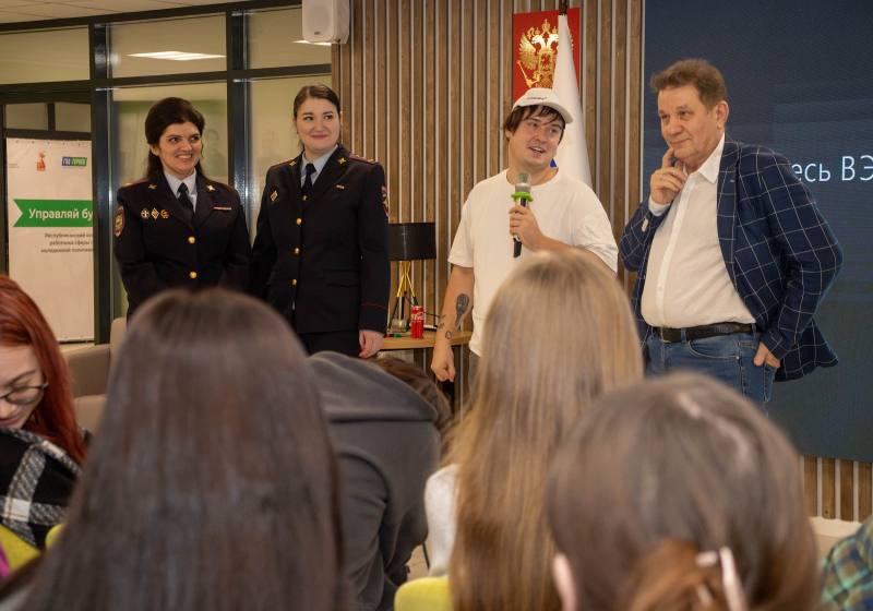 Полицейские и общественники Коми встретились с молодежью в рамках операции «Чистое поколение» Полицейские и общественники Коми встретились с молодежью в рамках операции «Чистое поколение»