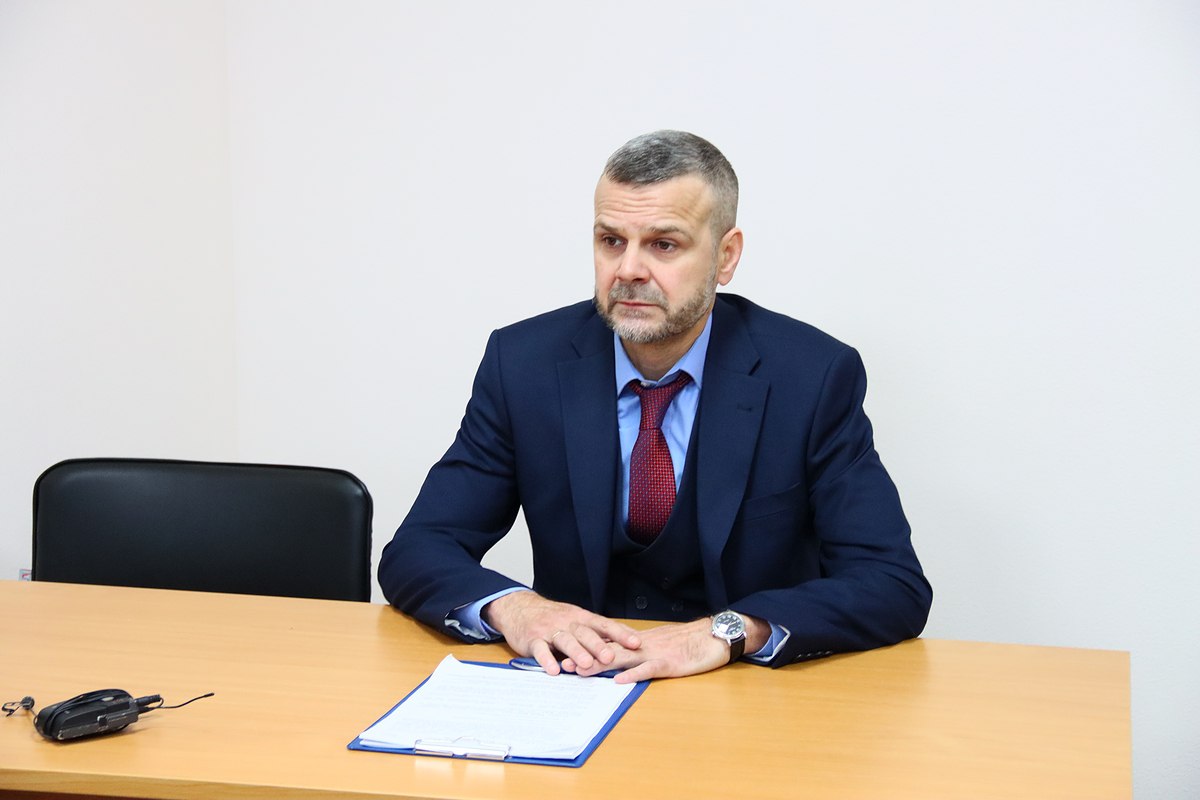 Максим Мартышин: Только что провели общегородскую планёрку в Дырносе, на базе «Дорожного хозяйства»