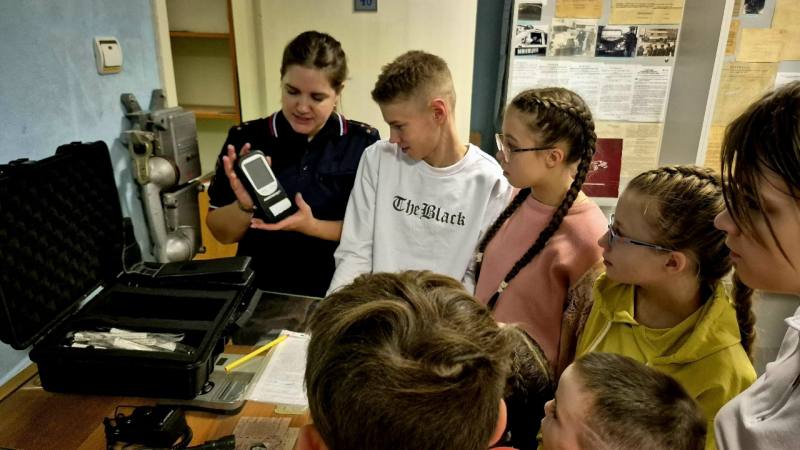 Воспитанники подшефного детского дома познакомились с работой Госавтоинспекции Республики Коми Воспитанники подшефного детского дома познакомились с работой Госавтоинспекции Республики Коми