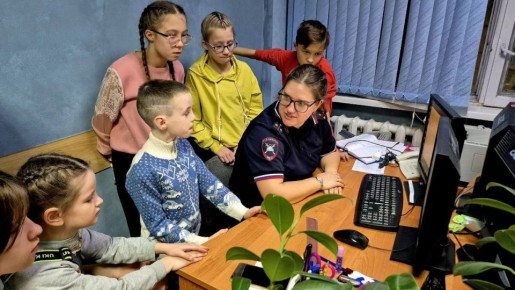 Воспитанники подшефного детского дома познакомились с работой Госавтоинспекции Республики Коми