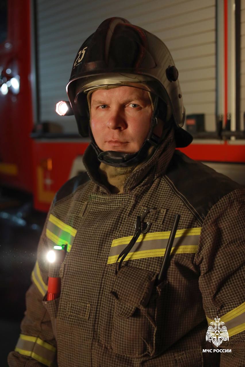 В преддверии 35-летия МЧС России мы продолжаем серию материалов, посвященных огнеборцам Республики Коми