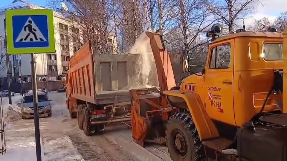 Максим Мартышин: Сыктывкарское «Дорожное хозяйство» наращивает вывозку снега! Снега достаточно, вывозка будет идти ежедневно