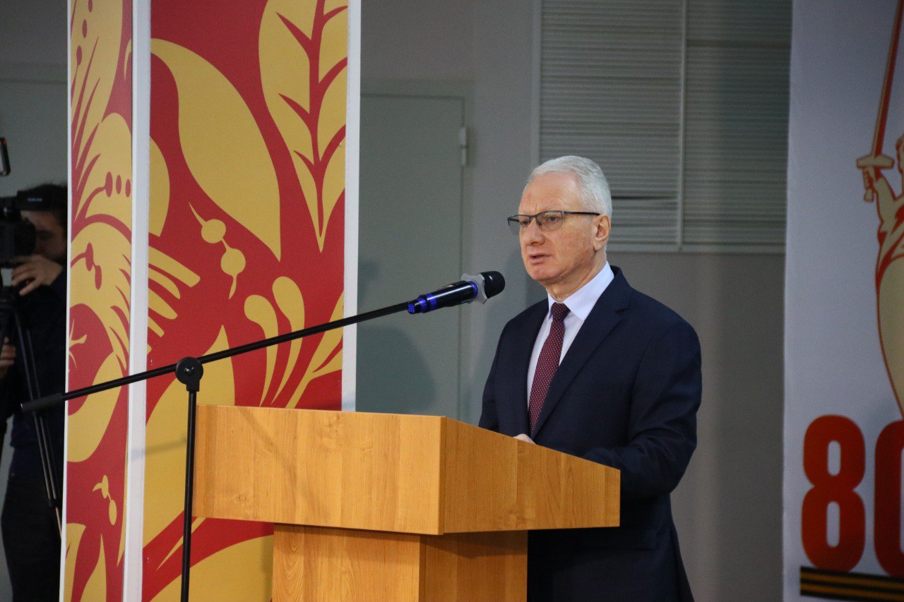 Максим Мартышин: Сегодня в нашем городе проходит важное событие - форум «Гражданское общество в Республике Коми. Меняем жизнь к лучшему» Максим Мартышин: Сегодня в нашем городе проходит важное событие - форум «Гражданское общество в Республике Коми. Меняем жизнь к лучшему»