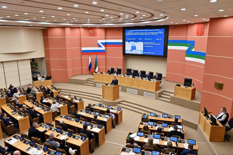 В Коми принят бюджет на 2026-2028 годы