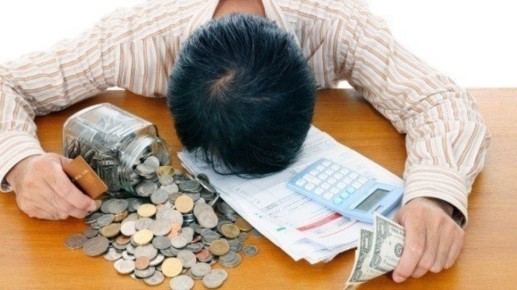 Долговая яма: как микрозаймы превратили жизнь в ад и что с этим делать