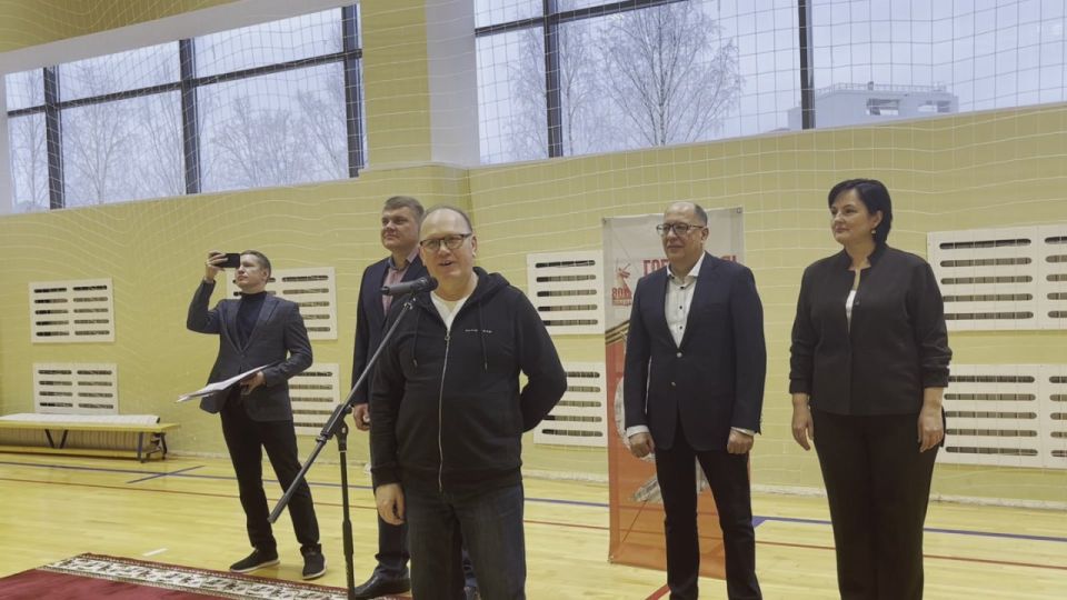 В одиночку мы можем сделать так мало; вместе мы можем сделать так много