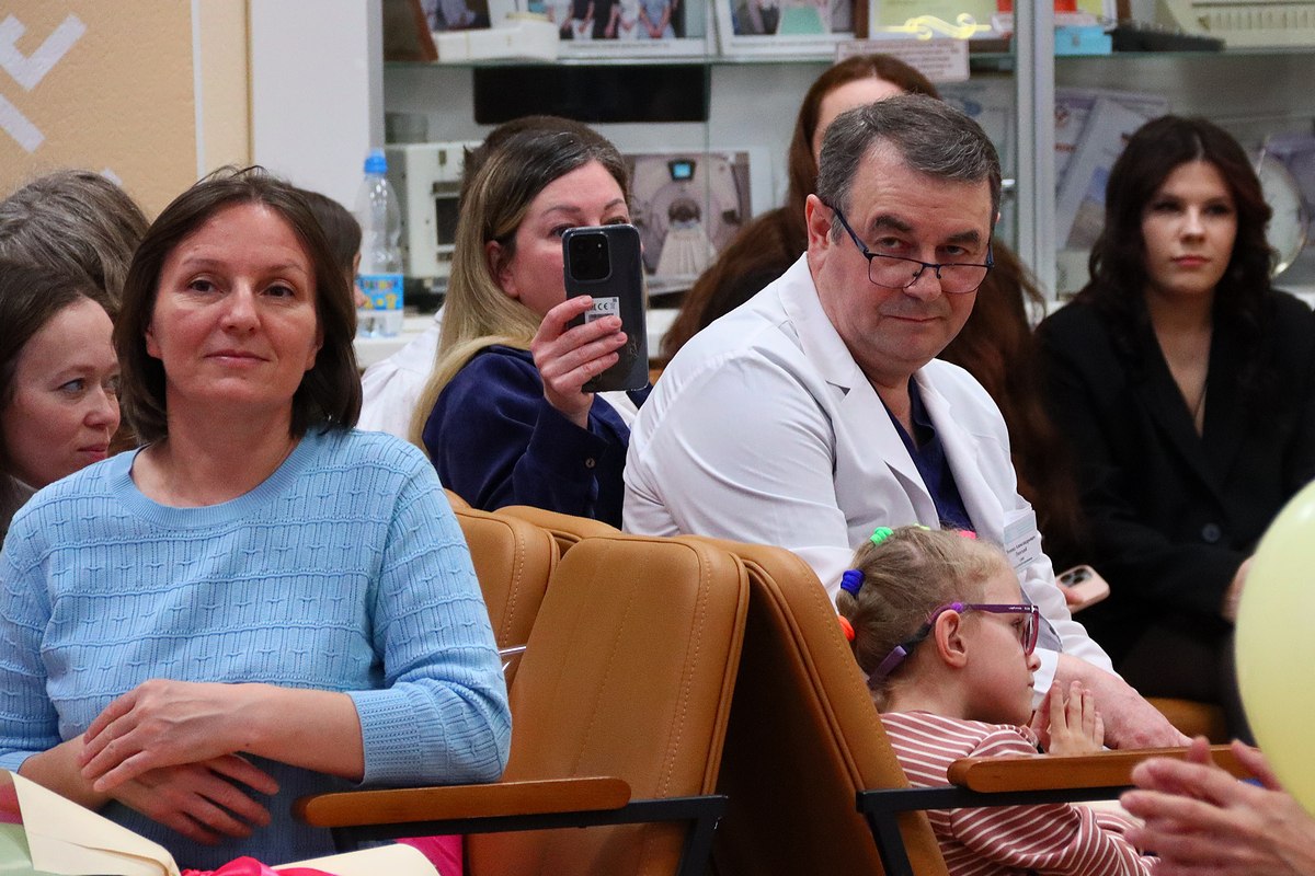 Максим Мартышин: Вчера вечером вместе с командой администрации посетил одно из самых душевных и светлых мероприятий - праздник в отделении патологии новорождённых и недоношенных детей Республиканской детской клинической... Максим Мартышин: Вчера вечером вместе с командой администрации посетил одно из самых душевных и светлых мероприятий - праздник в отделении патологии новорождённых и недоношенных детей Республиканской детской клинической...