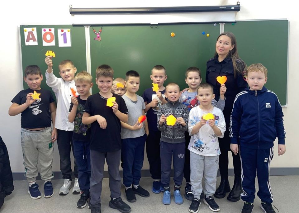 Школьники с. Пажга приняли участие в мастер-классе по изготовлению фликеров