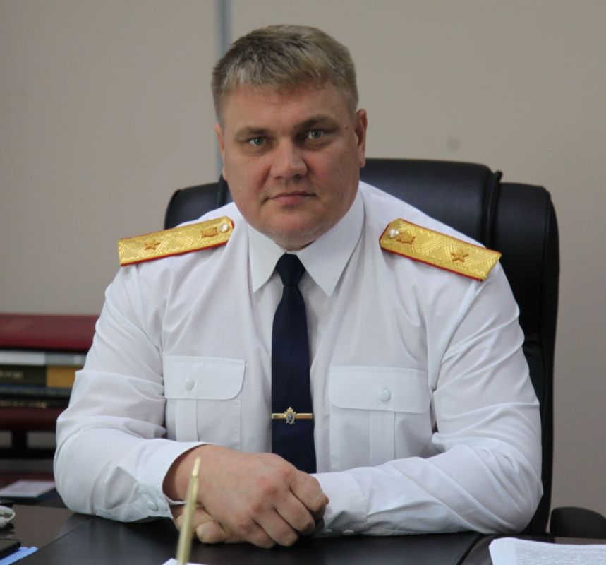 Поздравление руководителя следственного управления Андрея Николаевича Исаева с Днем матери